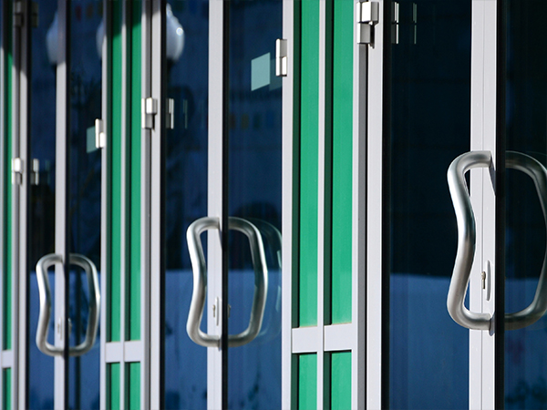 framed and frameless custom made shop fronts